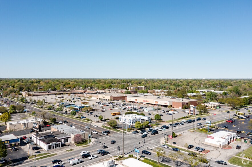 11031177 S Main St, Lombard, IL 60148 For Lease