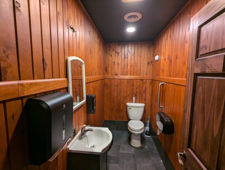 More Photos Of 104 N Elm St, Cresco General Retail For Sale