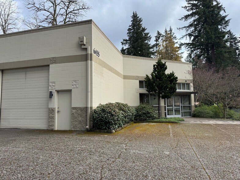 More Photos Of 6455 Lakeview Blvd, Lake Oswego Flex For Lease
