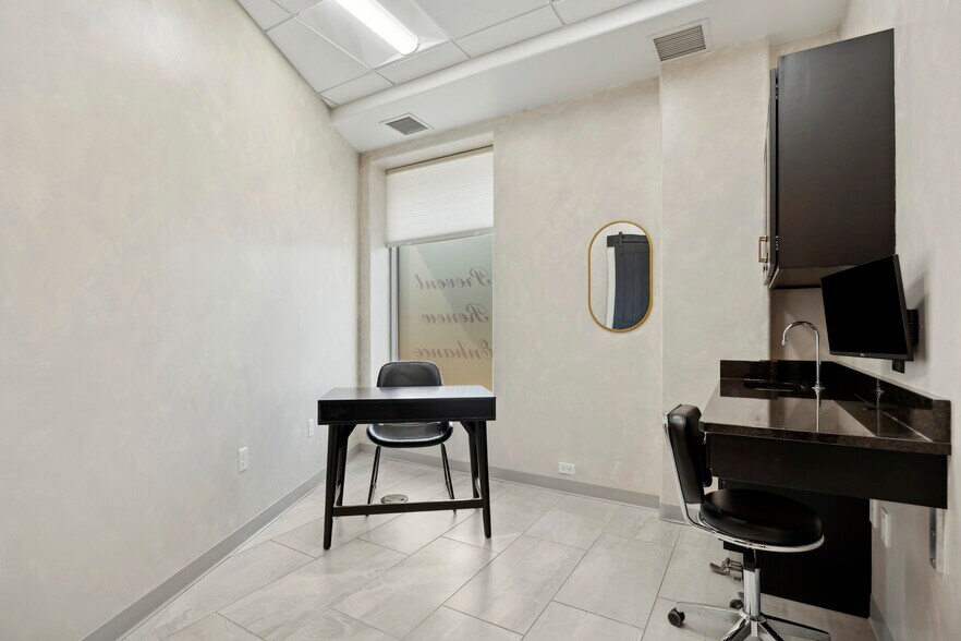 More Photos Of 4420 Valley View Rd, Edina Office For Lease