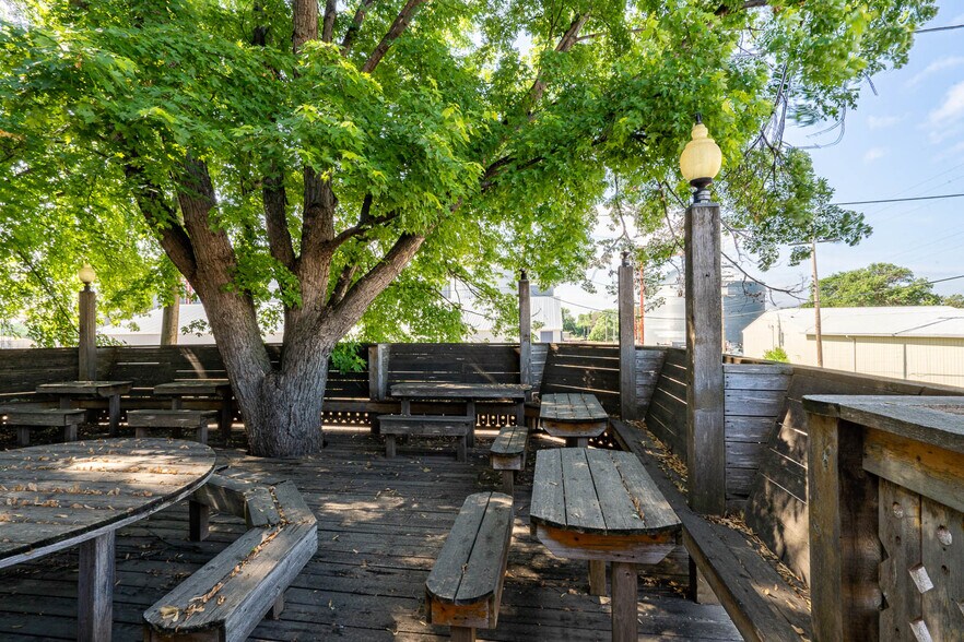 More Photos Of 401 E 5th St, Canton Restaurant For Sale