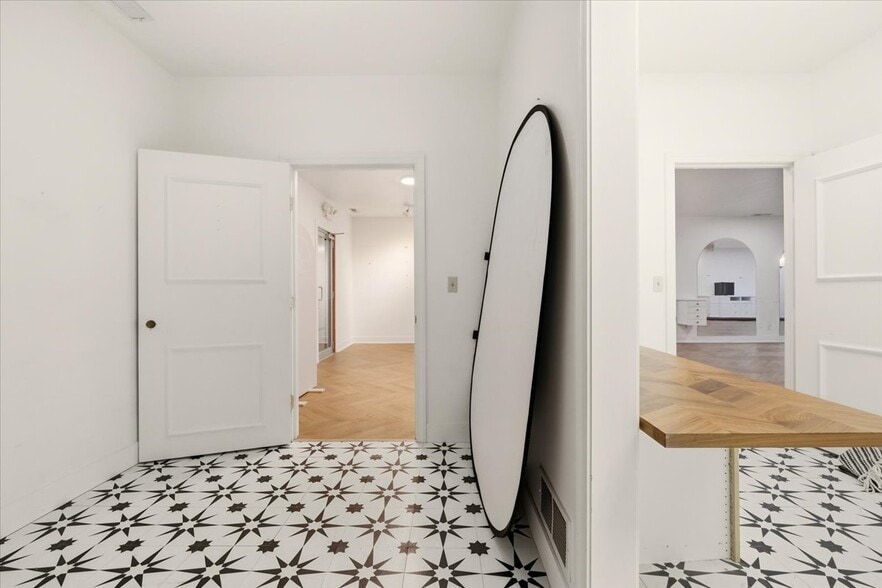 More Photos Of 1684 Venture Dr, Mount Vernon Office For Sale