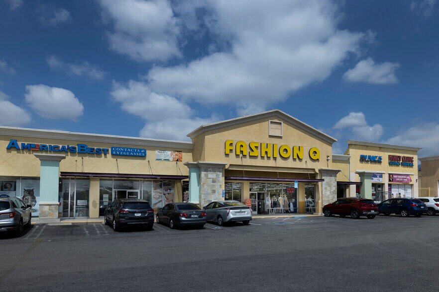 More Photos Of 14701-14729 Rinaldi St, San Fernando Unknown For Lease