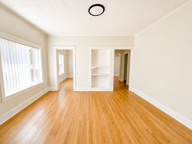 More Photos Of 3500 S Artesian Ave, Chicago Apartments For Sale