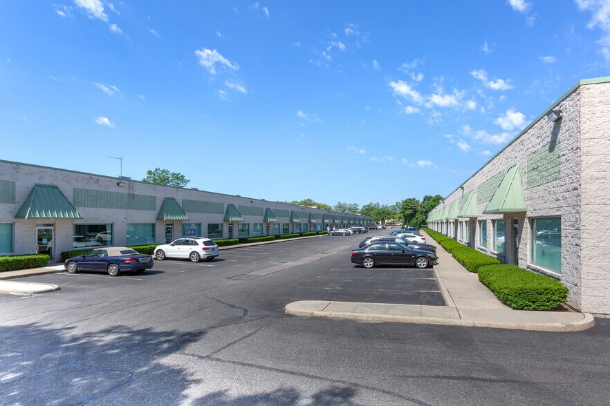 More Photos Of 1361 Lincoln Ave, Holbrook Warehouse For Lease