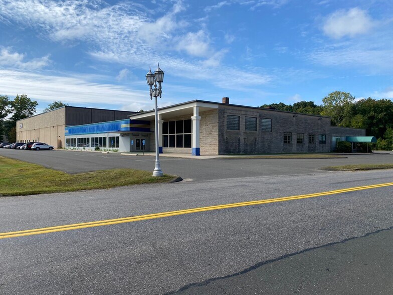 More Photos Of 1315 John Fitch Blvd, South Windsor Freestanding For Lease