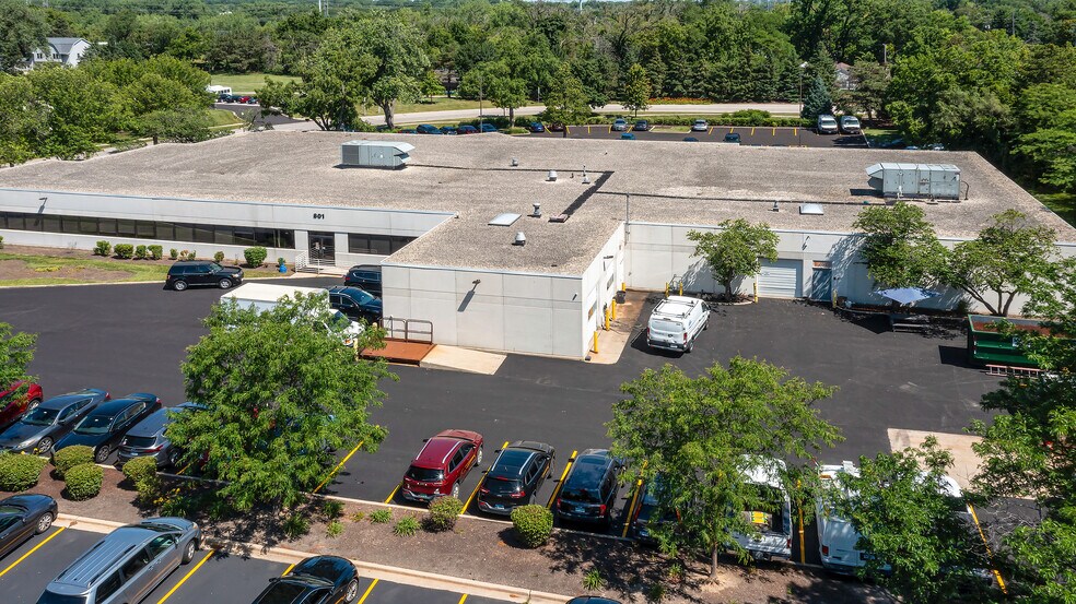 More Photos Of 821-881 Parkview Blvd, Lombard Unknown For Lease