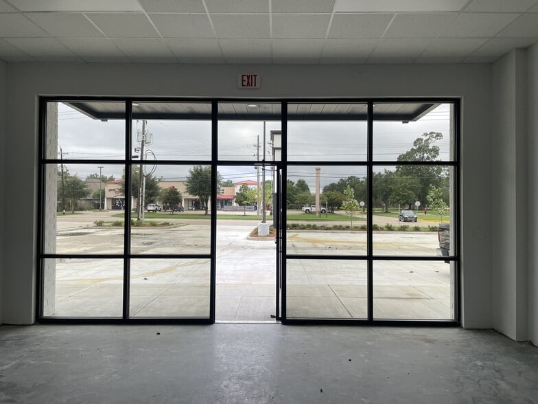 More Photos Of 13211 Coursey Blvd, Baton Rouge Storefront For Lease