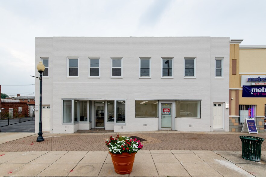 More Photos Of 422 Eastern Blvd, Essex Storefront Retail Office For Lease