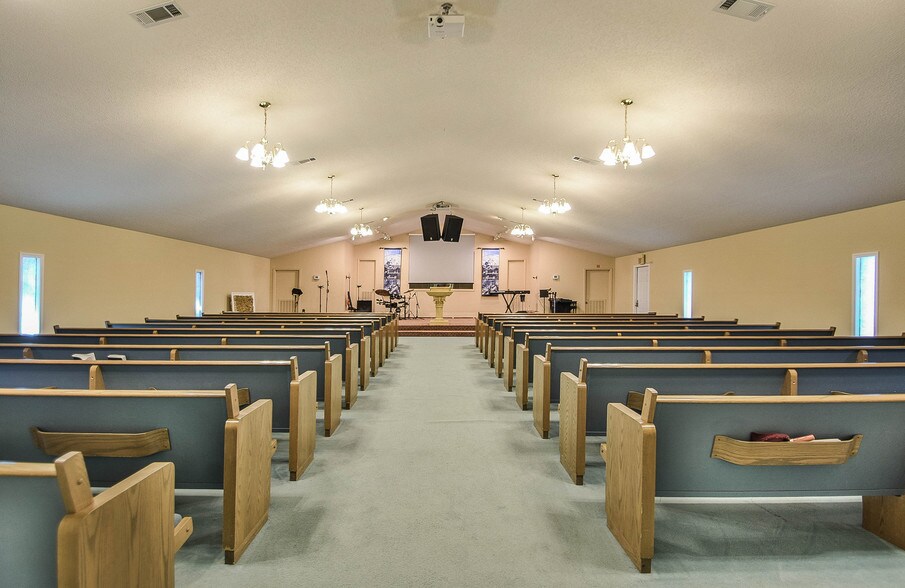 More Photos Of 1107 Weatherford Hwy, Granbury Religious Facility For Lease