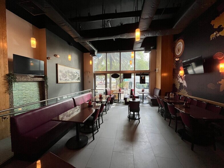 More Photos Of 50 SW 12th St, Miami Hotel For Lease