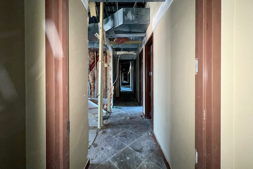 More Photos Of 3200 E Memorial Rd, Edmond Medical For Sale