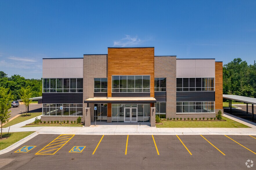 Primary Photo Of 4308 Grant Blvd, Yukon Medical For Lease