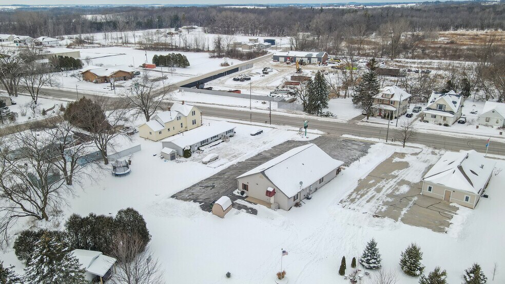 More Photos Of 155 W Menasha Ave, Whitelaw Flex For Sale