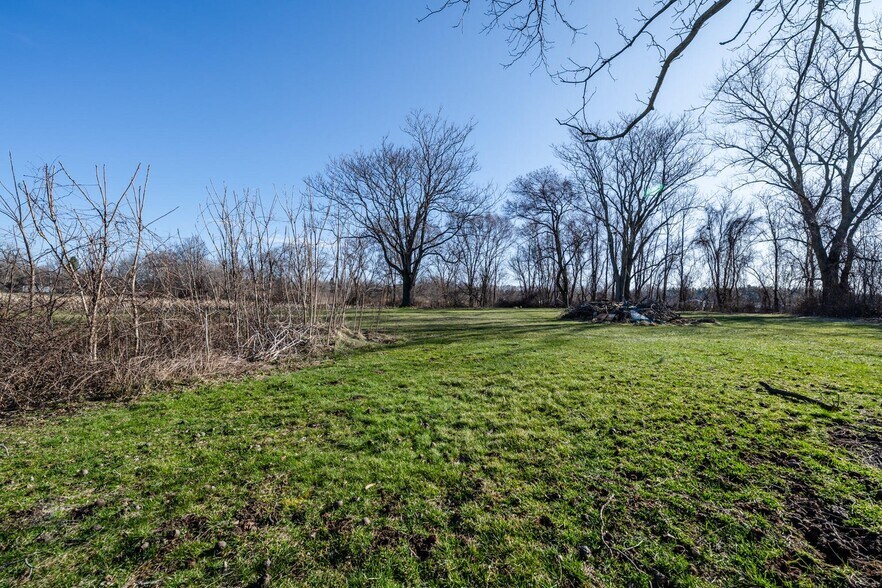 More Photos Of 641 S Crystal Ave, Benton Harbor Winery Vineyard For Sale