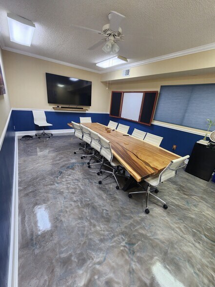 More Photos Of 2105 Drew St, Clearwater Office For Sale