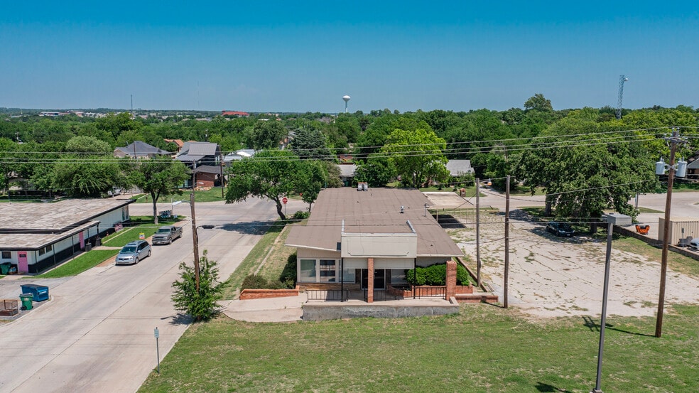 More Photos Of 1306 13th St, Bridgeport Office For Sale