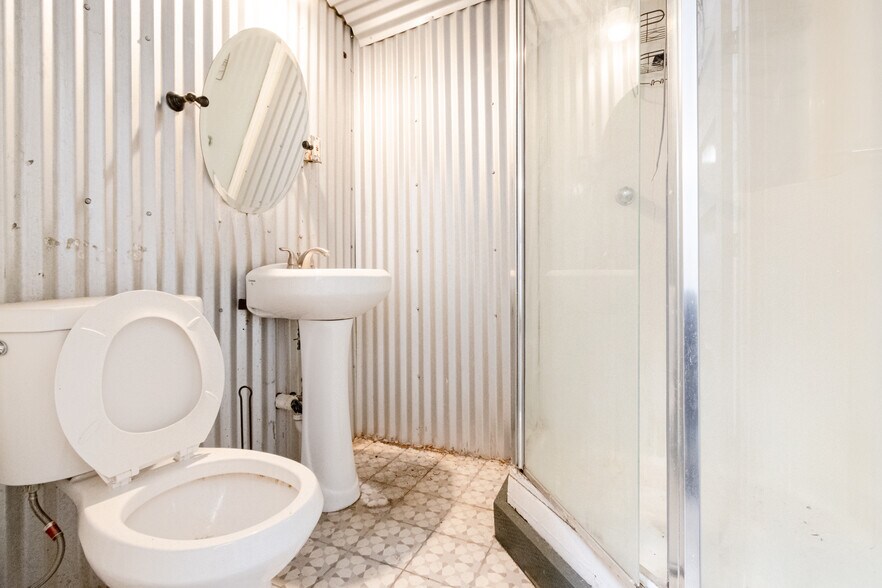 More Photos Of 30-32 Laskie St, San Francisco Service For Sale