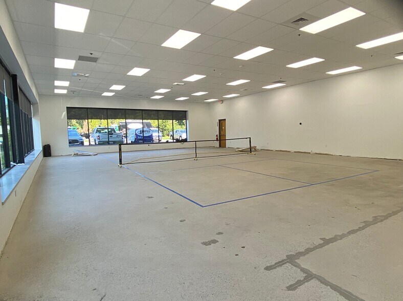 More Photos Of 760 Main St, Wilmington Light Manufacturing For Lease