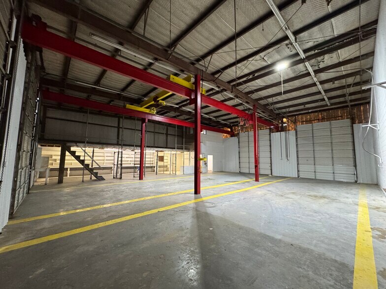 More Photos Of 9182 S US Highway 79, Palestine Service For Sale