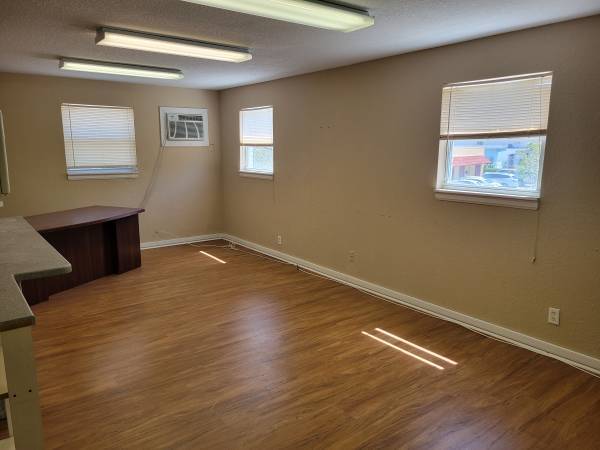 More Photos Of 465 S Flagler Ave, Pompano Beach Warehouse For Lease