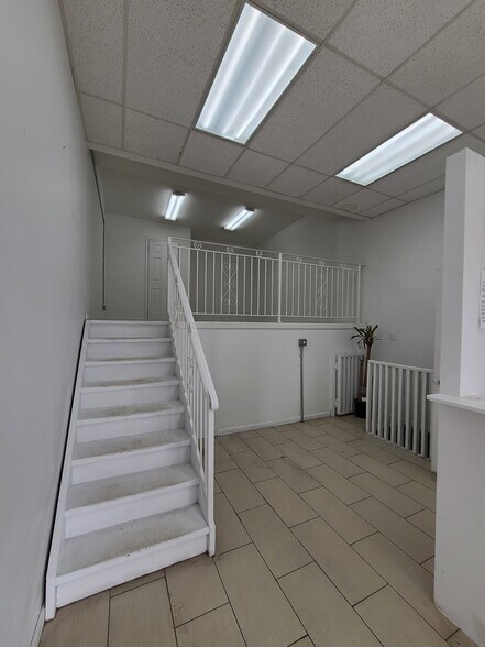 More Photos Of 6827 Fresh Meadow Ln, Fresh Meadows General Retail For Lease