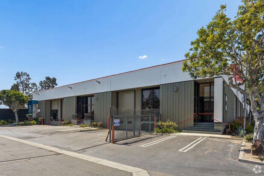 More Photos Of 9610-9680 S La Cienega Blvd, Inglewood Warehouse For Lease