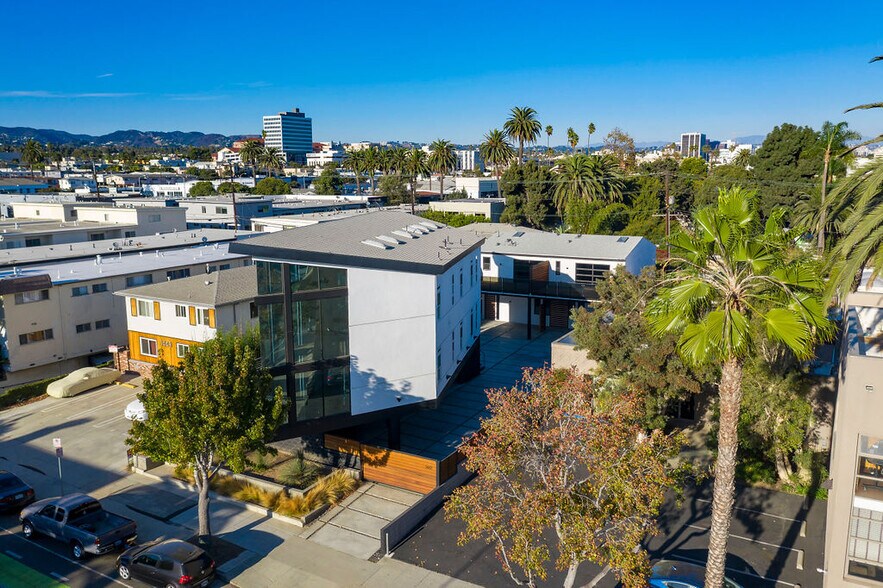 More Photos Of 1447 11th St, Santa Monica Office Residential For Lease