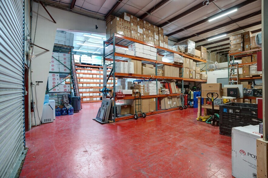 More Photos Of 1882 Porter Lake Dr, Sarasota Light Manufacturing For Sale