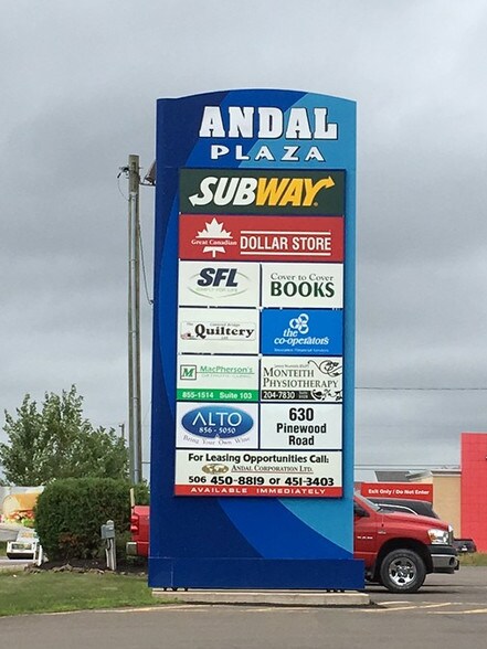 More Photos Of 630 Pinewood Rd, Riverview Freestanding For Lease