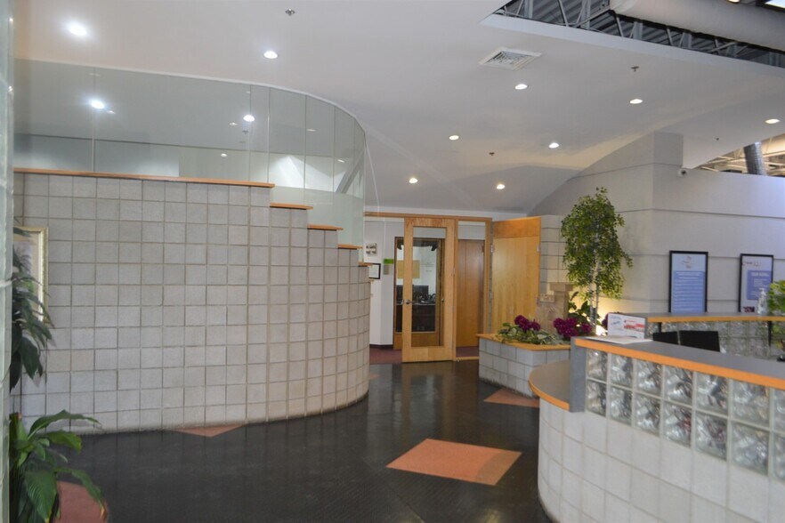 More Photos Of 634 Alpha Dr, Pittsburgh Office For Lease