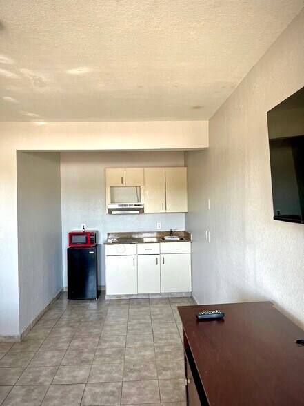 More Photos Of 4300 American Way, Memphis Hospitality For Sale