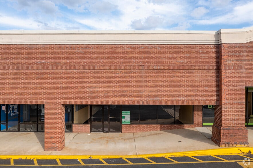 More Photos Of 1671-1691 Center Point Pky, Birmingham Unknown For Lease