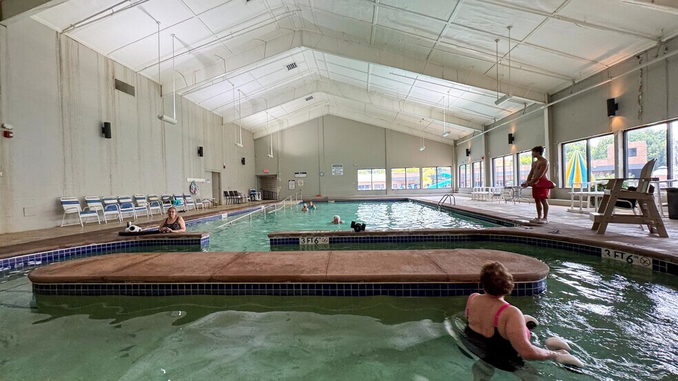 More Photos Of 5133 Darrow Rd, Hudson Health Club For Sale