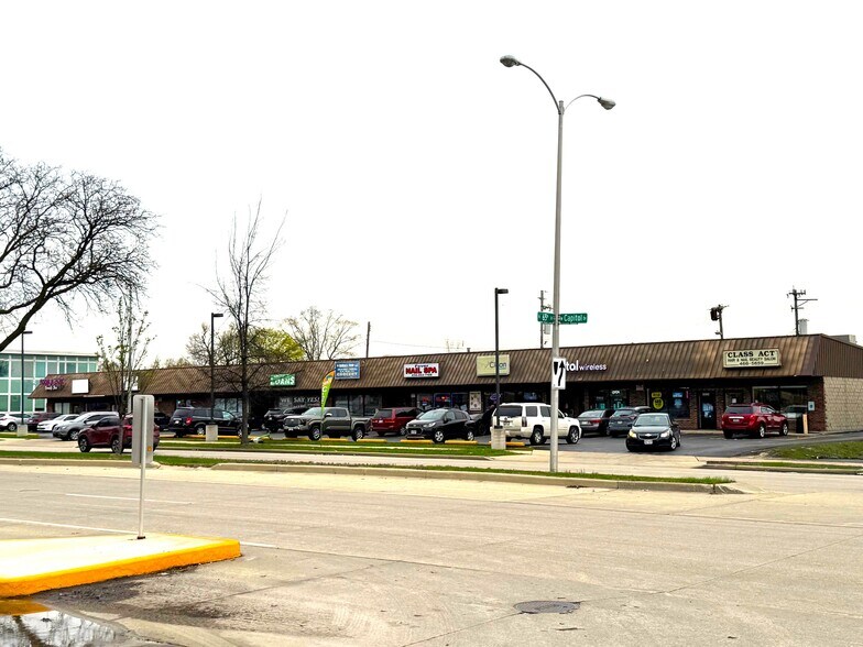 More Photos Of 6500-6524 W Capitol Dr, Milwaukee Storefront For Sale