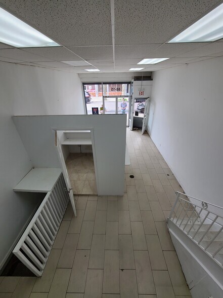 More Photos Of 6827 Fresh Meadow Ln, Fresh Meadows General Retail For Lease