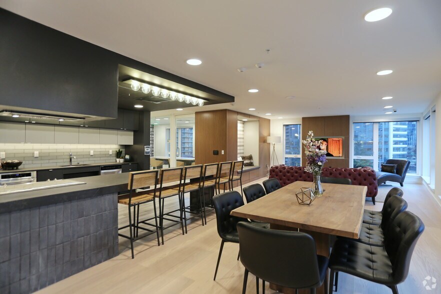 More Photos Of 910 John St, Seattle Apartments For Lease