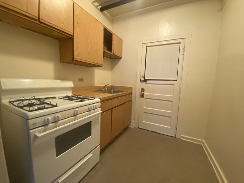 More Photos Of 7800 S Colfax Ave, Chicago Apartments For Sale