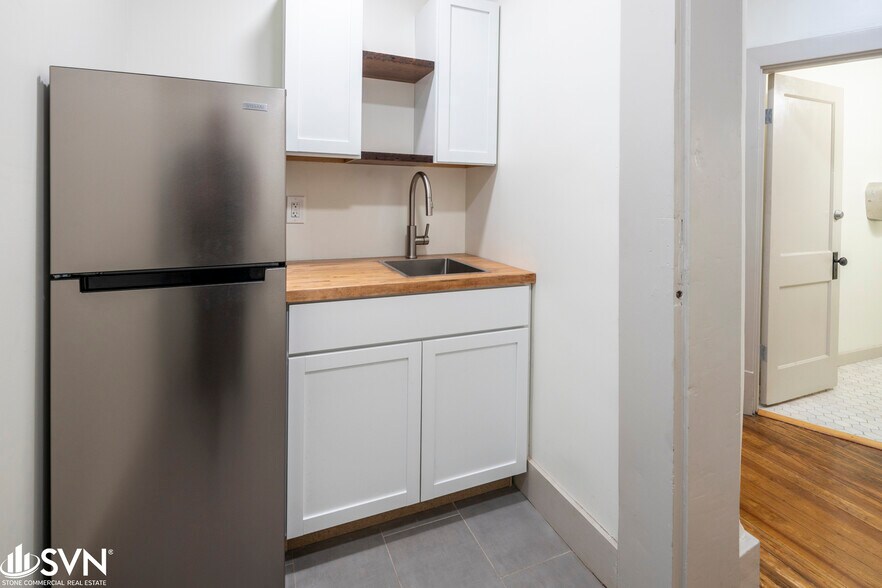 More Photos Of 150 W Short St, Lexington Office For Lease