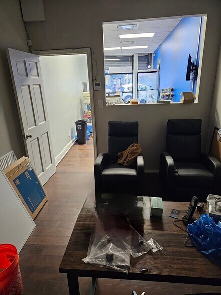 More Photos Of 253-14 Union Turnpike, Floral Park General Retail For Lease