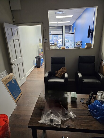 More Photos Of 25312 Union Tpke, Floral Park General Retail For Lease