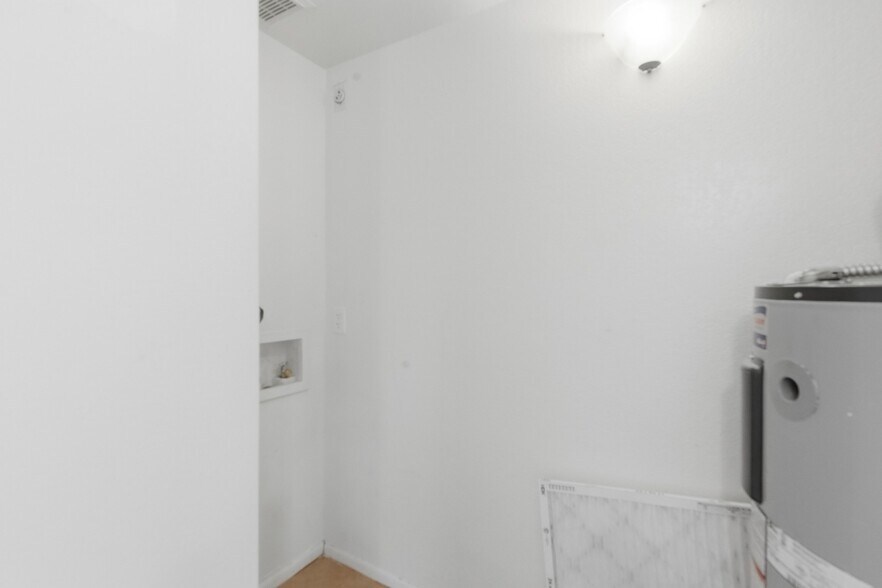 More Photos Of 2828 E Tierra Buena Ln, Phoenix Multifamily For Sale