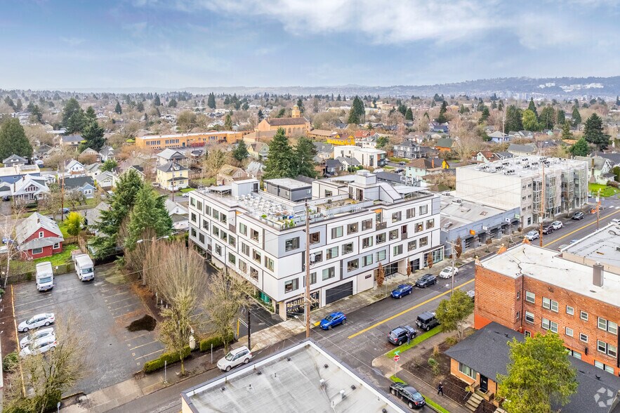 More Photos Of 4252 SE Belmont St, Portland Apartments For Lease