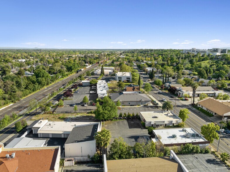 More Photos Of 2179 Court St, Redding Medical For Sale