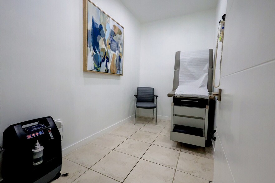 More Photos Of 8525 SW 92nd St, Miami Office For Sale