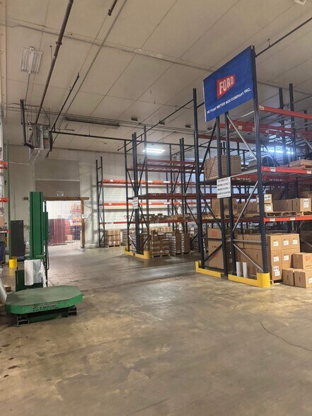 More Photos Of 600 Ellis Rd N, Jacksonville Warehouse For Lease