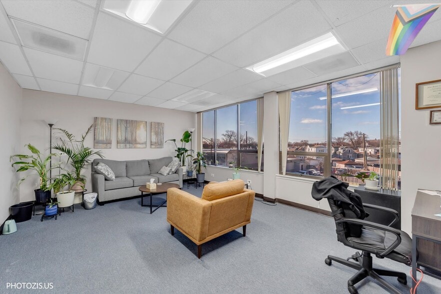 More Photos Of 5097 N Elston Ave, Chicago Medical For Sale