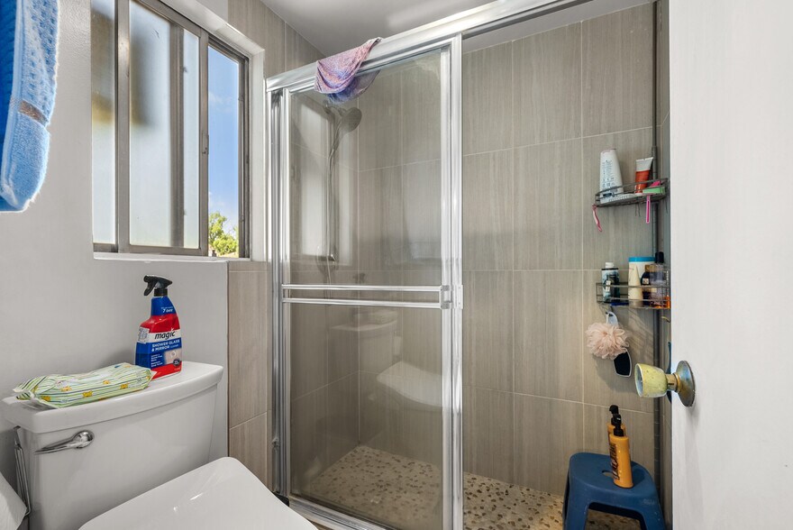 More Photos Of 712 W Doran St, Glendale Apartments For Sale