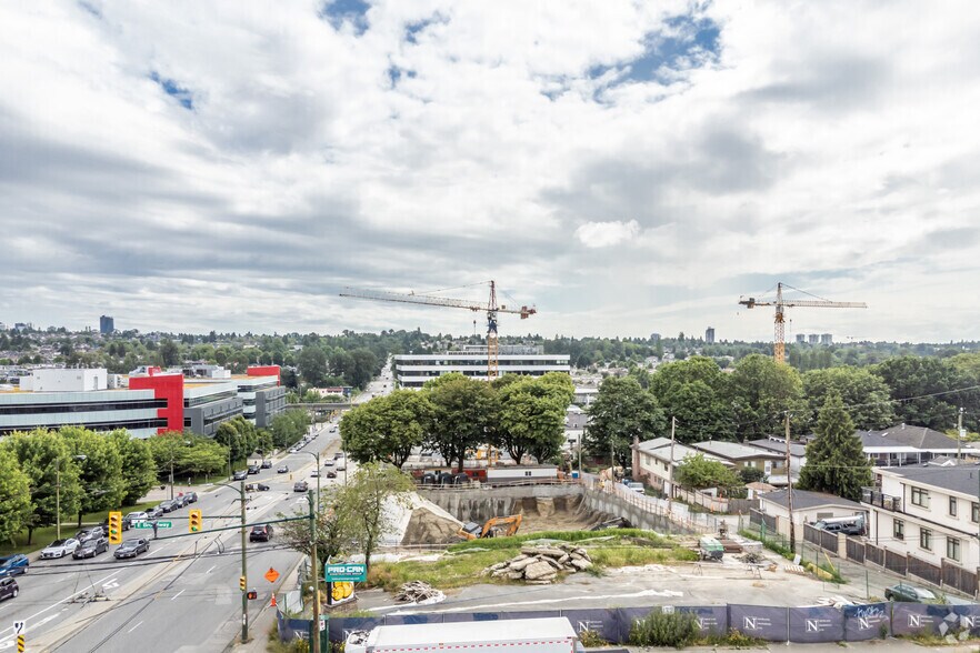 More Photos Of 2453 Renfrew St, Vancouver Apartments For Lease
