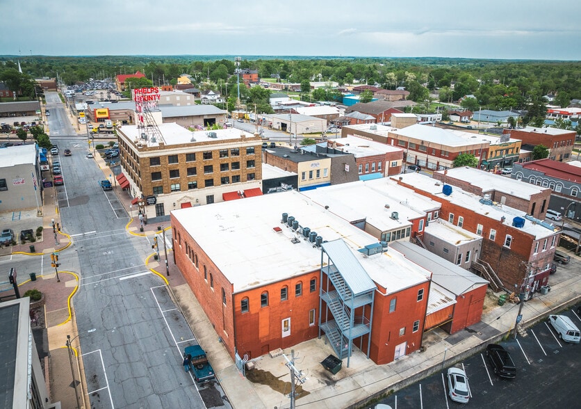 More Photos Of 717 N Pine St, Rolla Restaurant For Sale